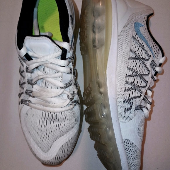 Sneakers - Picture 4 of 9